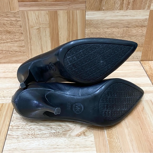 MICHAEL Michael Kors AO13E Black Leather Pointy Toe Classic Pumps Size 8.5M - Picture 5 of 16